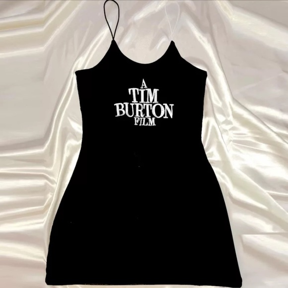 Black a Tim Burton film dress - Picture 2 of 11